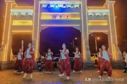 街头表演最佳阵容搭配图片(最佳阵容3232吃人攻略)