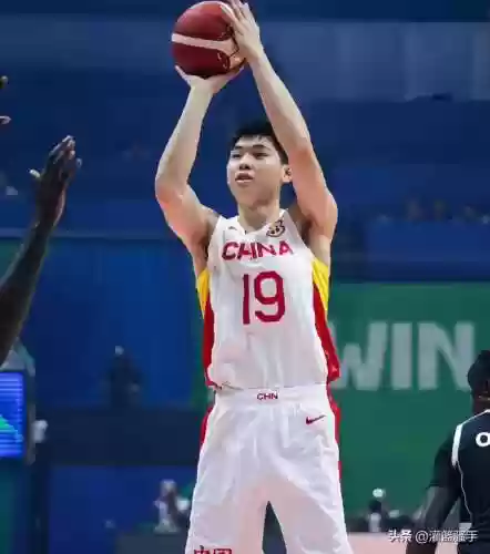 中国男篮未来5大首发阵容(中国男篮03后潜力新星)插图3