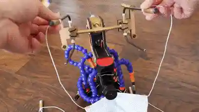 用一个口罩做一把枪(用纸壳做简单的枪)插图22