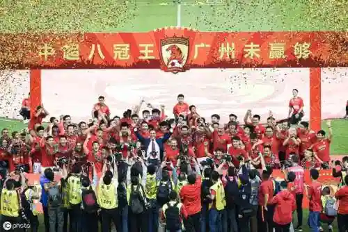 广州恒大历年阵容(广州恒大球员全部名单)