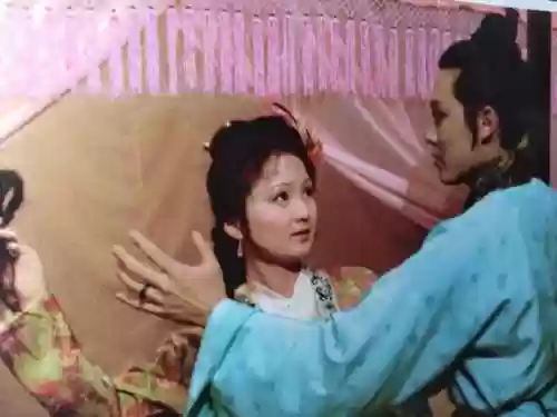 红楼梦贾宝玉王熙凤马车(知礼王熙凤为何与宝玉同坐一车)插图5