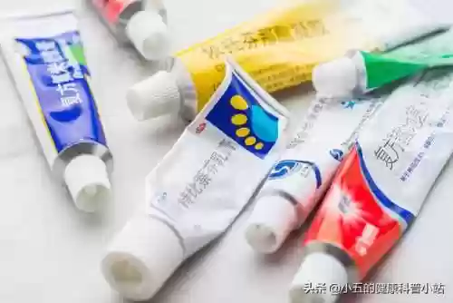 脚气烂脚趾缝痒溃烂如何治疗(脚气发病原因)插图12