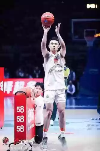 2018三分大赛夺冠阵容(三分球大赛)插图5