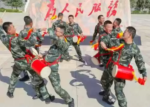 阵容威武意思(阵容大是什么意思)插图3