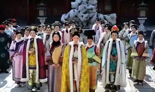 皇后阵容和甄嬛阵容搭配(甄嬛传手游最强阵容)插图2