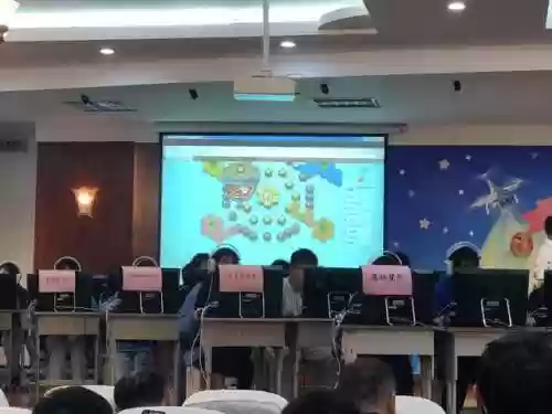 城堡争夺战(城堡争霸官网下载)插图1