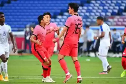 韩国6球狂胜洪都拉斯阵容(韩国足球历史最佳阵容)插图6