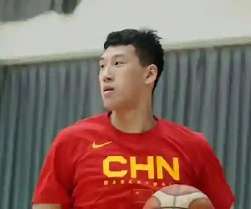 广东男篮当前阵容队员(广东男篮大外援确定)插图2