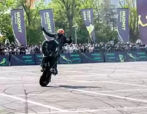摩托特技表演(疯狂特技摩托车)插图8