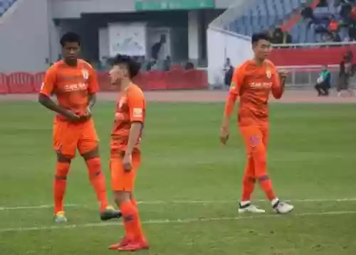 鲁能中轴线最佳阵容排名(中超风云2 上港最佳阵容)插图1