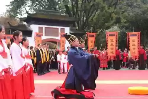 我在远古当祭司(我在原始部落当神仙)