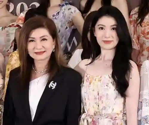泳装柚子怎么配阵容好看(战舰少女R推图阵容搭配)