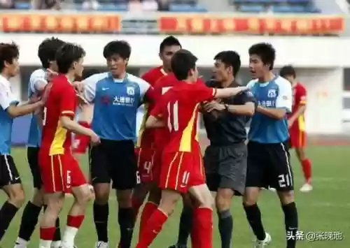 2011亚泰阵容(2000年瓦伦西亚阵容)