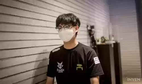 英雄联盟阵容和对线谁强(lol对线技巧和经验)