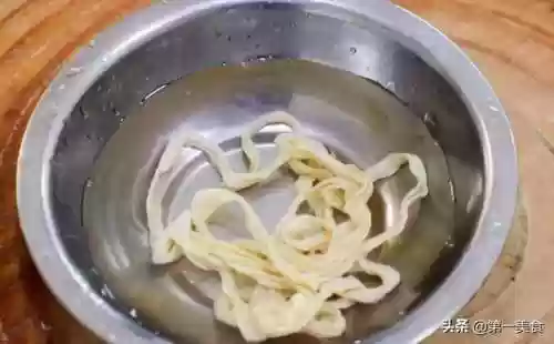 小洞饿了想吃大香肠有声音馒头(下面饿了要吃大肠喝牛奶)插图6