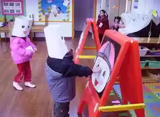 幼儿园小游戏室内(幼儿游戏大全100个)