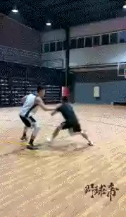 面对没有前后脚的防守阵容(最适合防守反击的阵型)插图1