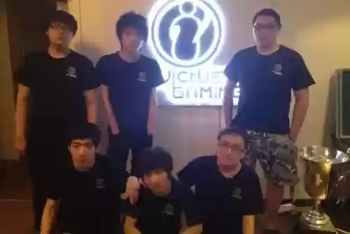 皇族笑笑阵容(皇族s3阵容有韩国人吗)插图3