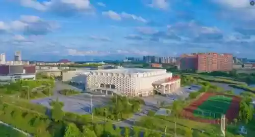 英雄联盟比赛地点(英雄联盟哪个英雄适合新手)插图1