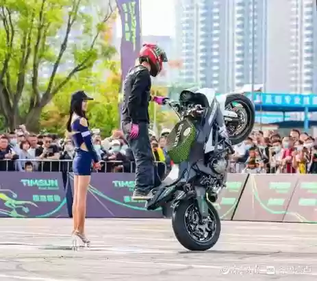 摩托特技表演(疯狂特技摩托车)插图9