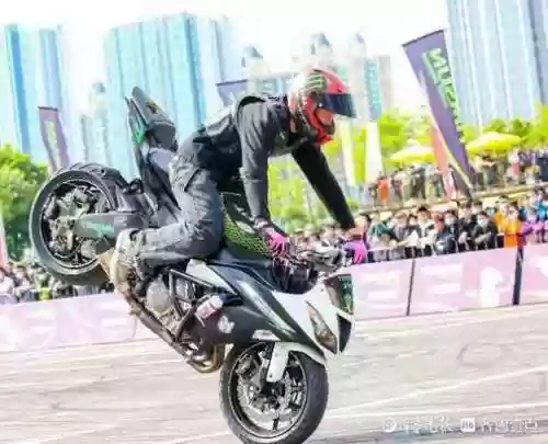 摩托特技表演(疯狂特技摩托车)插图7