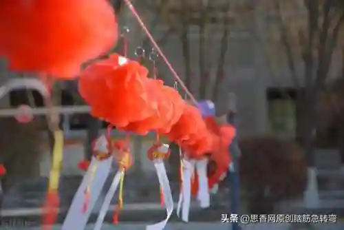 空对空导弹打一成语是什么(看图猜成语一个手指一个火箭)插图1