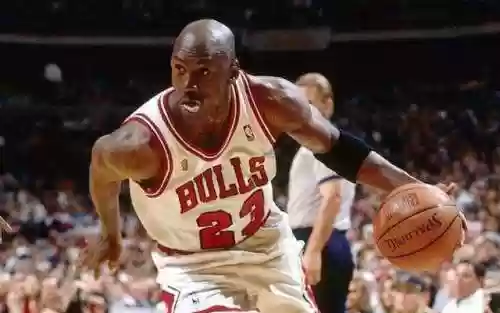 篮球防守阵容一阵(nba篮球大师最强阵容推荐)插图2