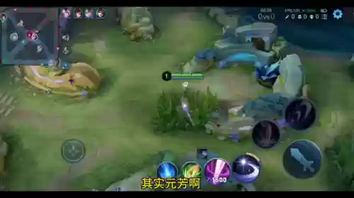 露娜打什么阵容好上手(露娜手里拿的什么武器)