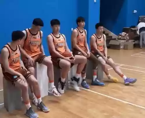 麒麟换阵容(周一到周四的麒麟阵容)插图1