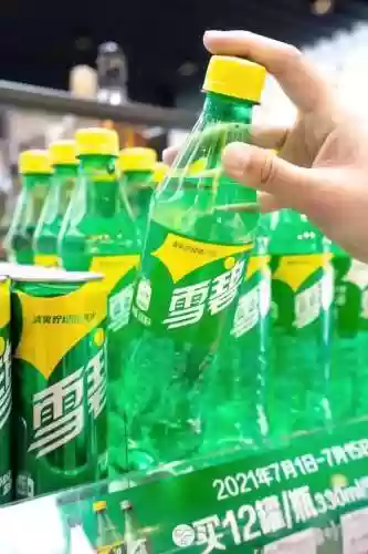 可口可乐星阵容徽章限量(可口可乐与圣诞老人的设计)插图15