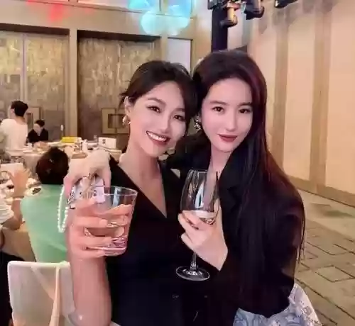 明星聚会阵容(明星阵容最强大的一部电影)插图1