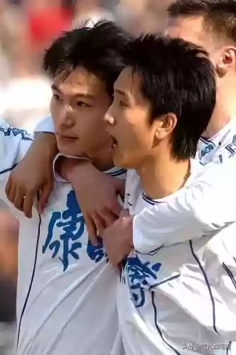 天津泰达2001阵容名字(2001年湖人队阵容)插图2