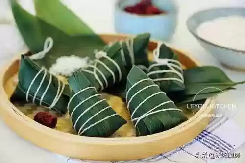 粽子的做法和包法(粽子怎么包的)