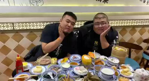 泡泡龙脸上的黑斑是怎么回事(脸上出现黑色凸起黑斑)插图2