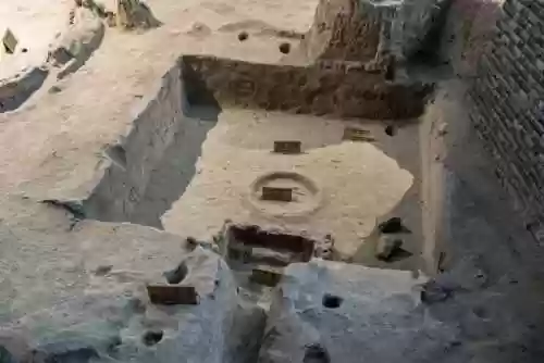 我家地窖通三国(回到三国开农场)