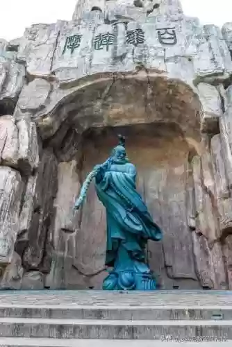 英雄联盟排位段位排名顺序(英雄联盟段位级别划分)插图1