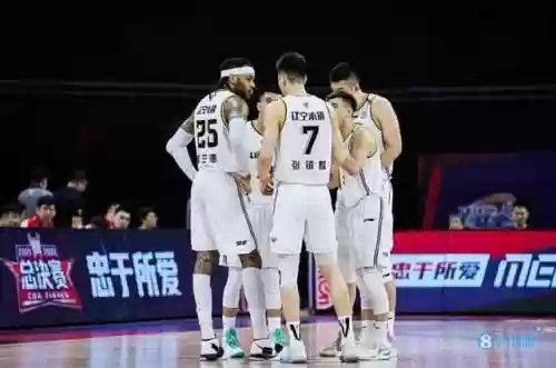 篮球阵容轮转(篮球比赛阵容位置)