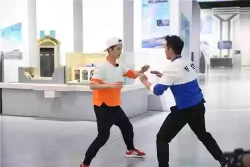 奔跑吧兄弟4撕名牌大战(奔跑吧第七季第10期)插图8