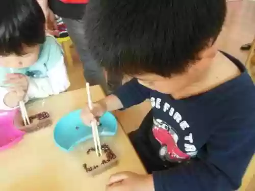 适合四个人玩的扑克牌游戏(四个人扑克牌可以玩什么游戏)插图7