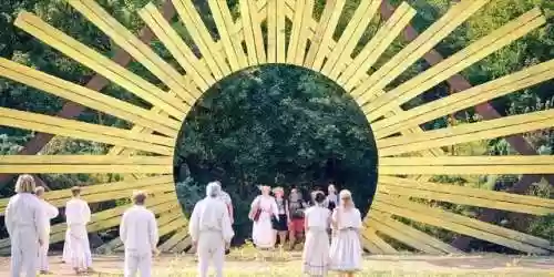 仲夏夜惊魂(仲夏夜惊魂免费观看高清完整版)插图6