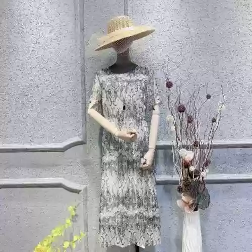 一个新手怎么开服装店(服装批发一手货源大市场)插图1