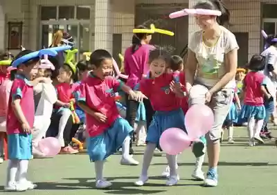 幼儿园小游戏室内(幼儿游戏大全100个)插图3