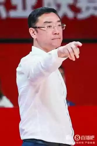 上海男篮阵容2021名将(孙铭徽加盟上海男篮)