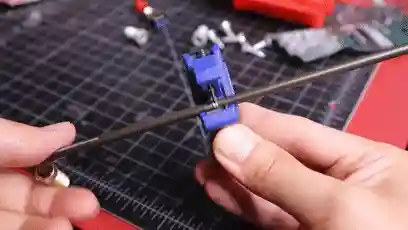 用一个口罩做一把枪(用纸壳做简单的枪)插图14