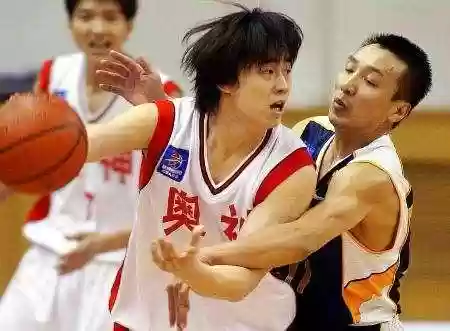 篮球赛小个子阵容搭配(1米5小个子阔腿裤搭配)插图1