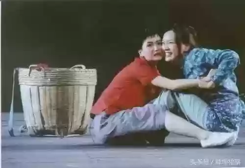 话剧疯娘的演员阵容(话剧演员挣钱吗)插图7