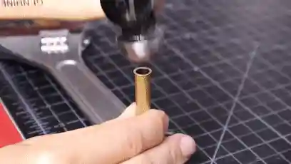 用一个口罩做一把枪(用纸壳做简单的枪)插图10
