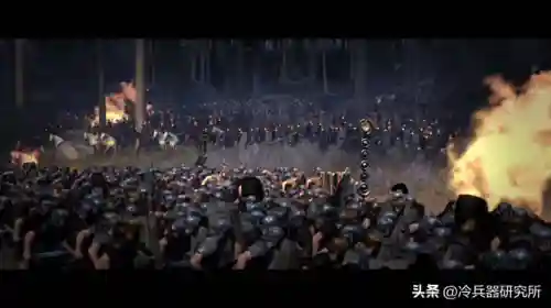 以弱胜强阵容装备(横扫千军克制单攻的阵容)插图1