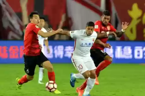 上港最强阵容决战恒大时期(巅峰恒大阵容)