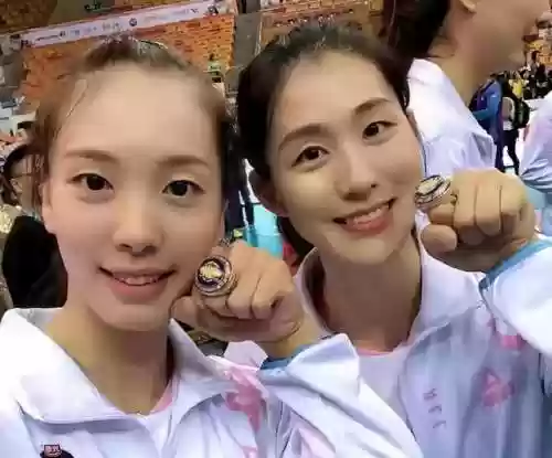 国际排联第一站最佳阵容(最佳球会最强阵型)插图1